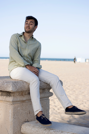 Alpargata estilo blucher para hombre en color azul marino con esencia mediterránea